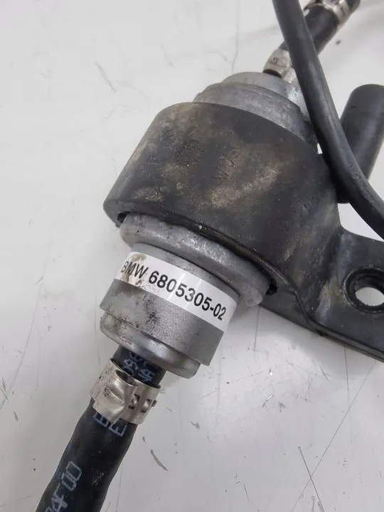 BMW X7 hulpverwarming brandstofpomp OEM 6805305 image 6