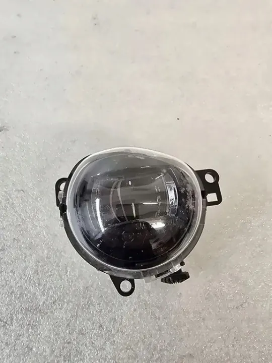 Volvo C40 höger dimljus OEM 32365035 - Begagnad image 2