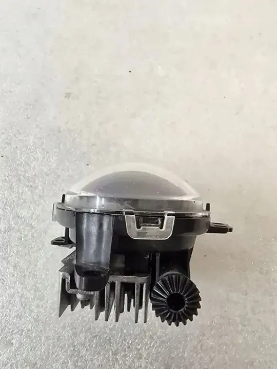 Volvo C40 höger dimljus OEM 32365035 - Begagnad image 3