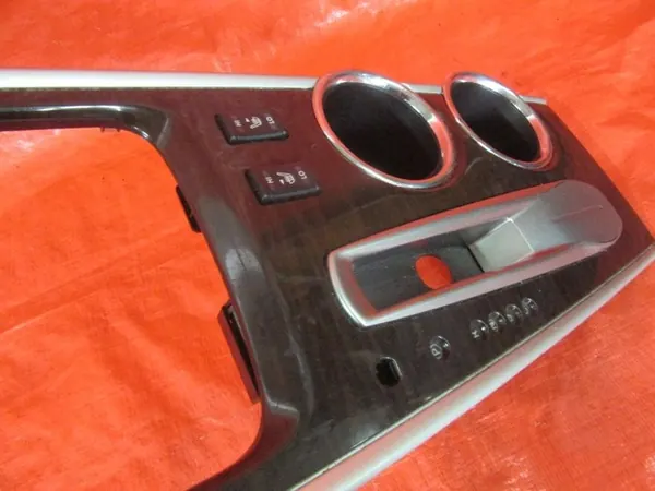 Nissan Pathfinder R52 Tunnel Central Aquecimento Assento OEM 1410708XXX image 2
