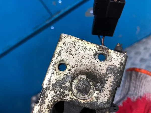 MERCEDES VITO W638 Höger Bakdörrlås image 3