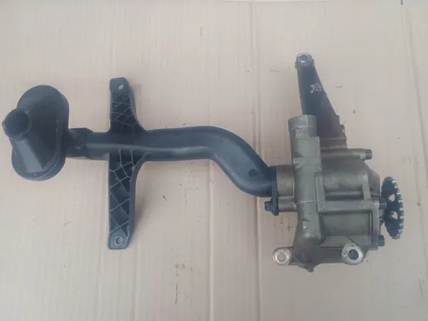 Mercedes Öljypumppu OEM A2721800501 W251 3.5B V6:lle image 2