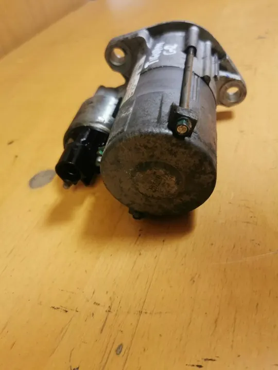 VW Passat B6 2.0 TDI Starter 02M911024P image 3