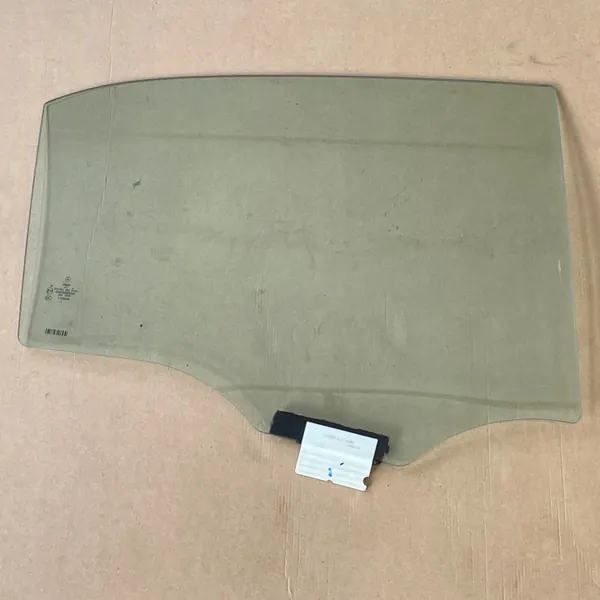 Mercedes E W212 Oikea Takaovi Lämpölasi OEM A2126710000 image 2