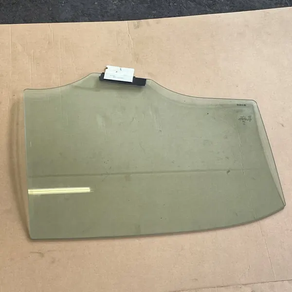 Mercedes E W212 Oikea Takaovi Lämpölasi OEM A2126710000 image 3