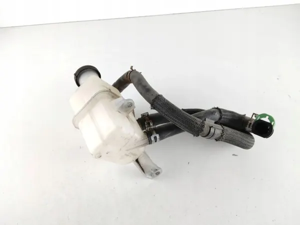 Uitzettank OEM RZV63026 Toyota Prius+ image 3