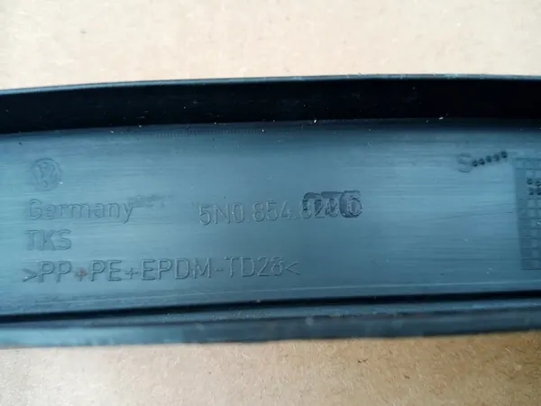 VW TIGUAN I Oikea Takalokasuoja 2007- image 8