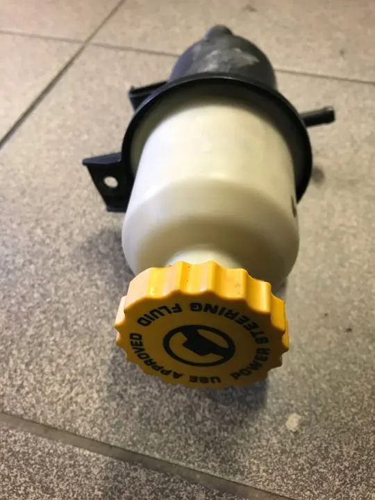 Réservoir direction assistée PA66-GF33 pour Jeep 2.4L image 4