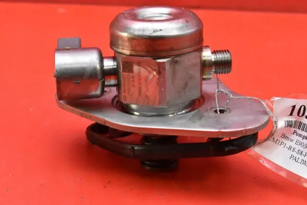 Pompe à carburant OEM 7562473 pour BMW E90/E91 2.0i 170CH image 5