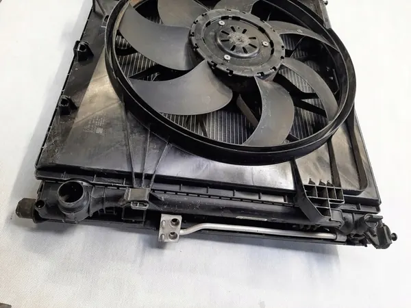 Complete radiator Mercedes ML 400 W166 A0999062400 image 4