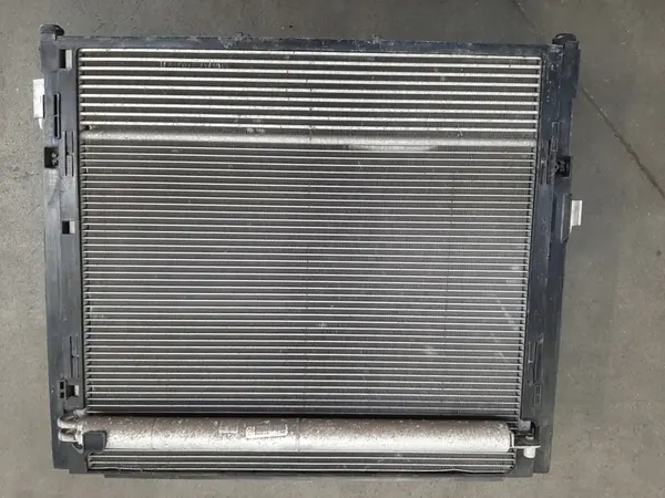 Complete radiator Mercedes ML 400 W166 A0999062400 image 5