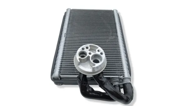 Porsche Taycan airco verdamper OEM AMD228123 image 3