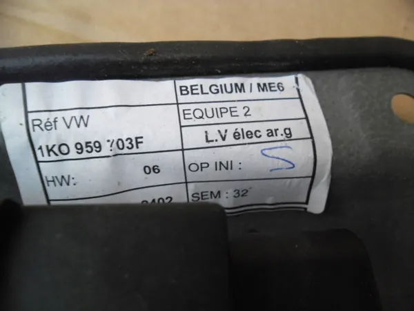 Vasen takaluukun nostomoottori VW Golf V MK5 image 6