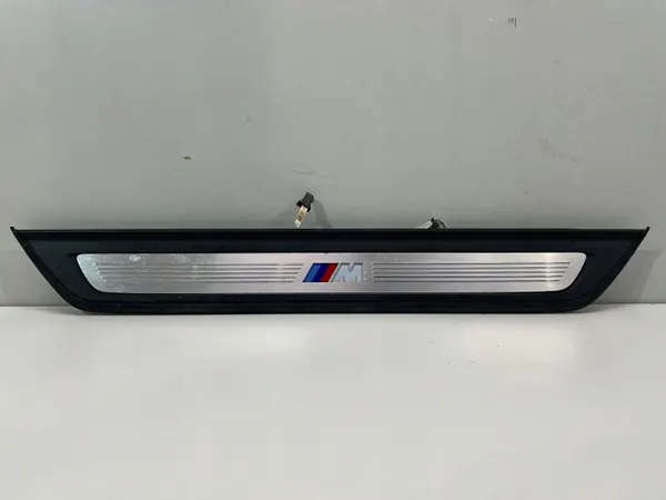 BMW 5 G30 G31 2017 Set binnenste dorpelstrips OEM 8061056 image 2