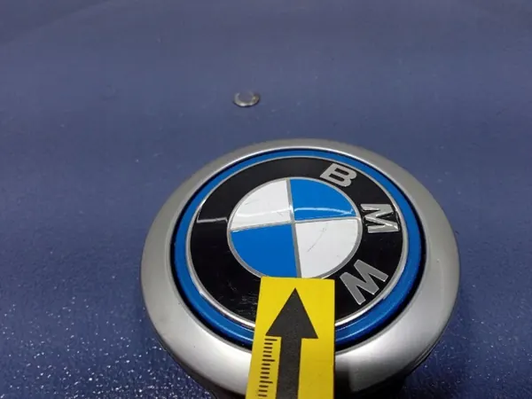 BMW IX2 U10 Heckklappengriff OEM 7270728 image 7