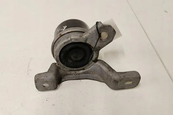 Moottorin tuki VOLVO V60 2.0L diesel 30793318 image 7