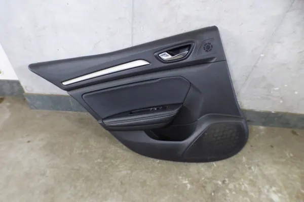 Renault Megane IV Dörrklädsel Vänster Bak OEM 829A12438R image 2
