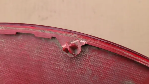 PEUGEOT 5008 II Faro Antiniebla Trasero Izquierdo OEM 9811982980 image 6