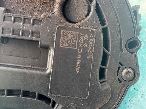 Réservoir AdBlue d'occasion OEM 31669394 Volvo V40 II image 10