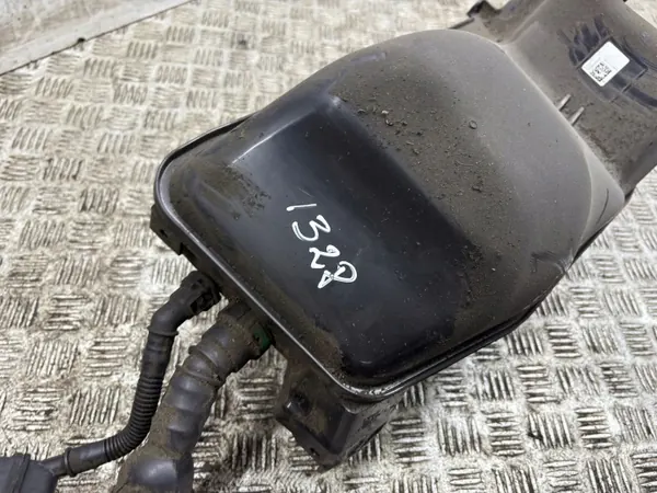 Réservoir AdBlue d'occasion OEM 31669394 Volvo V40 II image 3
