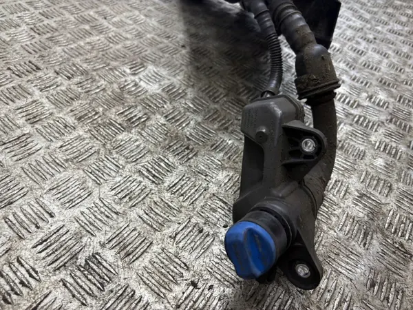 Réservoir AdBlue d'occasion OEM 31669394 Volvo V40 II image 9