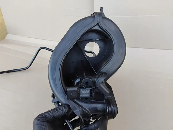 Coletor de admissão Skoda Citigo Fabia III VW Up 1.0 MPI OEM image 8