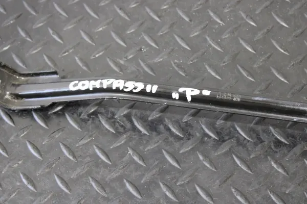 Oikea tukipalkki Jeep Compass II 68244672AA image 2