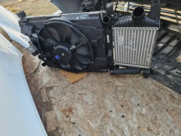 Parachoques, Capó y Faros Delanteros Renault Clio IV Lift image 10