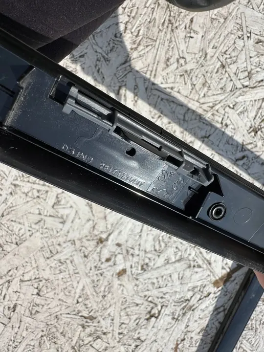 Peugeot 3008 II 5008 II Höger Vindruta Trim 9810111980 image 3