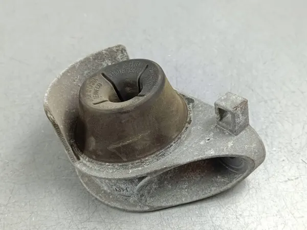 OEM FOB57587 Suporte de escape para Jeep Grand Cherokee 2023 image 3
