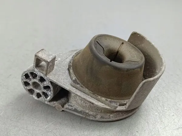 OEM FOB57587 Suporte de escape para Jeep Grand Cherokee 2023 image 4