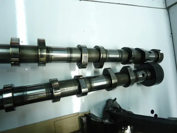 FORD TRANSIT MK7 2.2TDCI Cylinder Head 6C1Q-6090-AE image 8