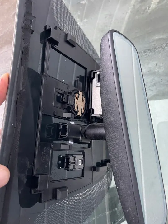 KIA SORENTO IV etutuuletin OEM aurinkoakustinen image 5