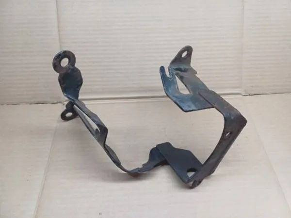 Suporte bomba direção OEM 6R0423845 - Usado image 2