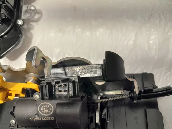 Baklucka Lås Porsche Cayenne 9Y 4M0827506E image 7