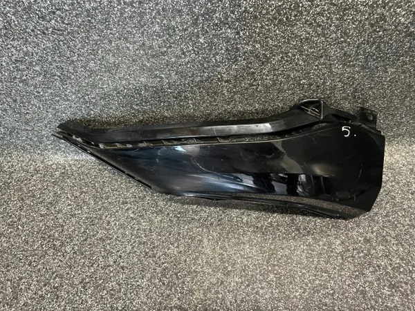 Audi Q8 Frontspoiler links OEM 4M8807061A image 2