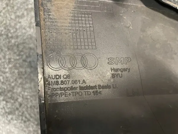 Audi Q8 Frontspoiler links OEM 4M8807061A image 4