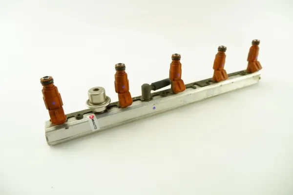 OEM 9186836 Rail de inyectores para Volvo S60/S80 image 2