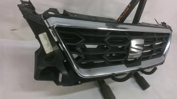 Seat Ibiza V 2017+ front grille 6F0853654C image 2