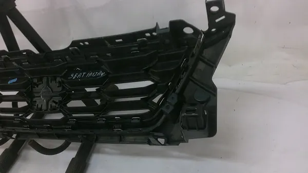 Seat Ibiza V 2017+ front grille 6F0853654C image 8