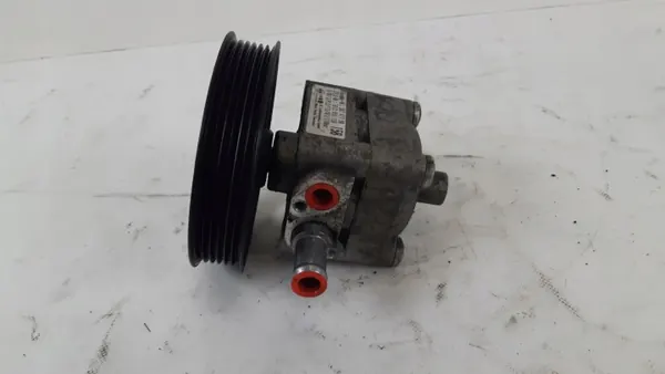 Pompe de direction Volvo V70 OEM 30741790 image 3