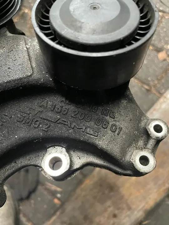 Vattenpump Mercedes M156 63 AMG A1562000601 image 3