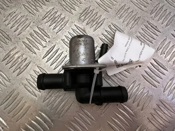 Volvo XC90 2017 Kylvätskestyrventil OEM 31657218 image 3