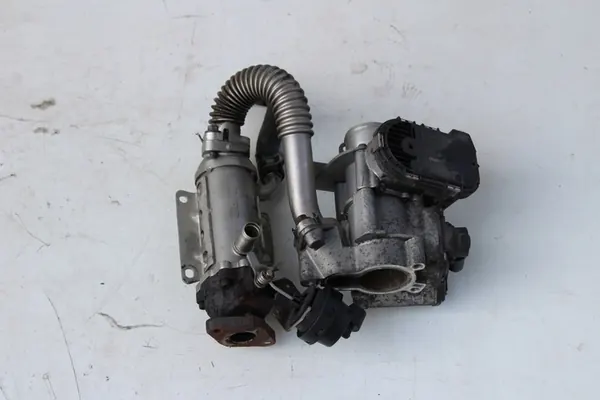 Válvula EGR 8200797706-A Acelerador 8200330810-E Renault image 3