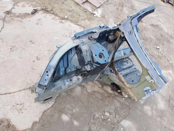 Aile avant droite Volvo XC60 II OEM 121111 image 3