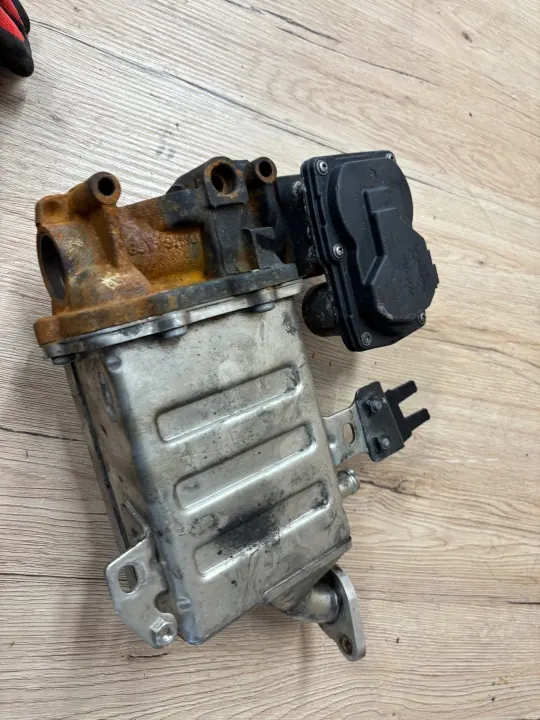 Refroidisseur EGR VW T6 OEM 04L131512CF - Occasion image 3