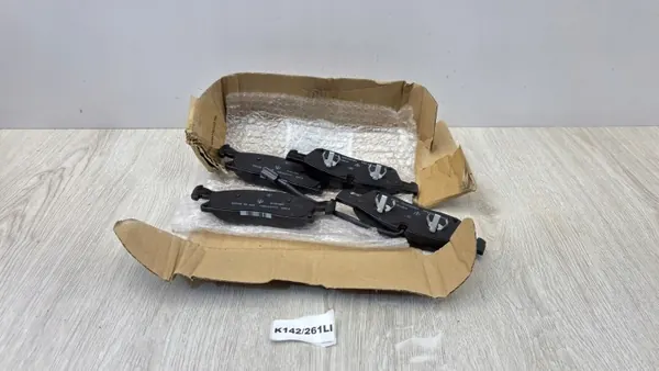 OEM 673011564 DGV frambromsbelägg set för Maserati image 2