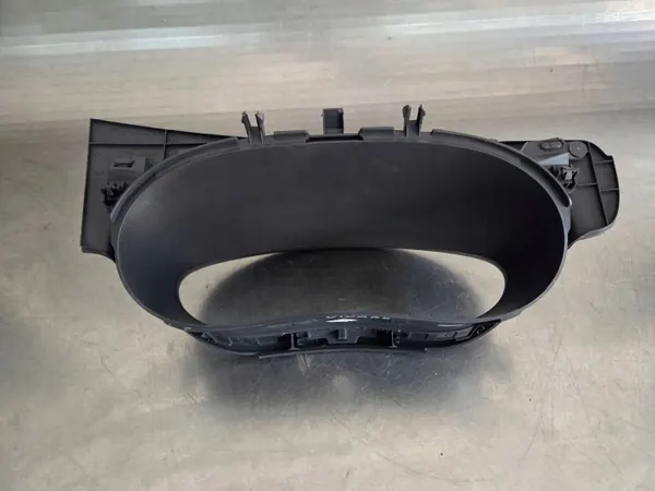 Cache Tableau de Bord Trafic Vivaro II OEM 681010773R image 4