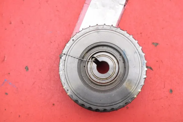 Jakohihnapyörä OEM 13050-47040 Toyota Yaris 3:lle image 2