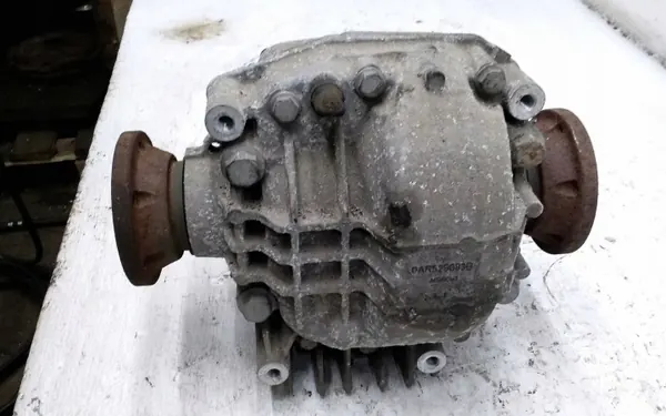 2011 Audi A5 8T 8F Bakre differential 0AR525083B image 3